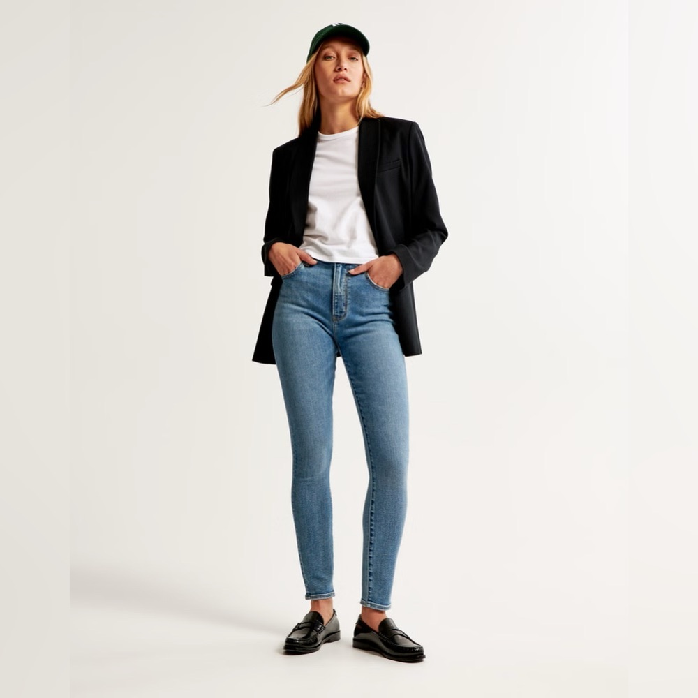 High Rise Super Skinny Ankle Jean Size 29/8 Short